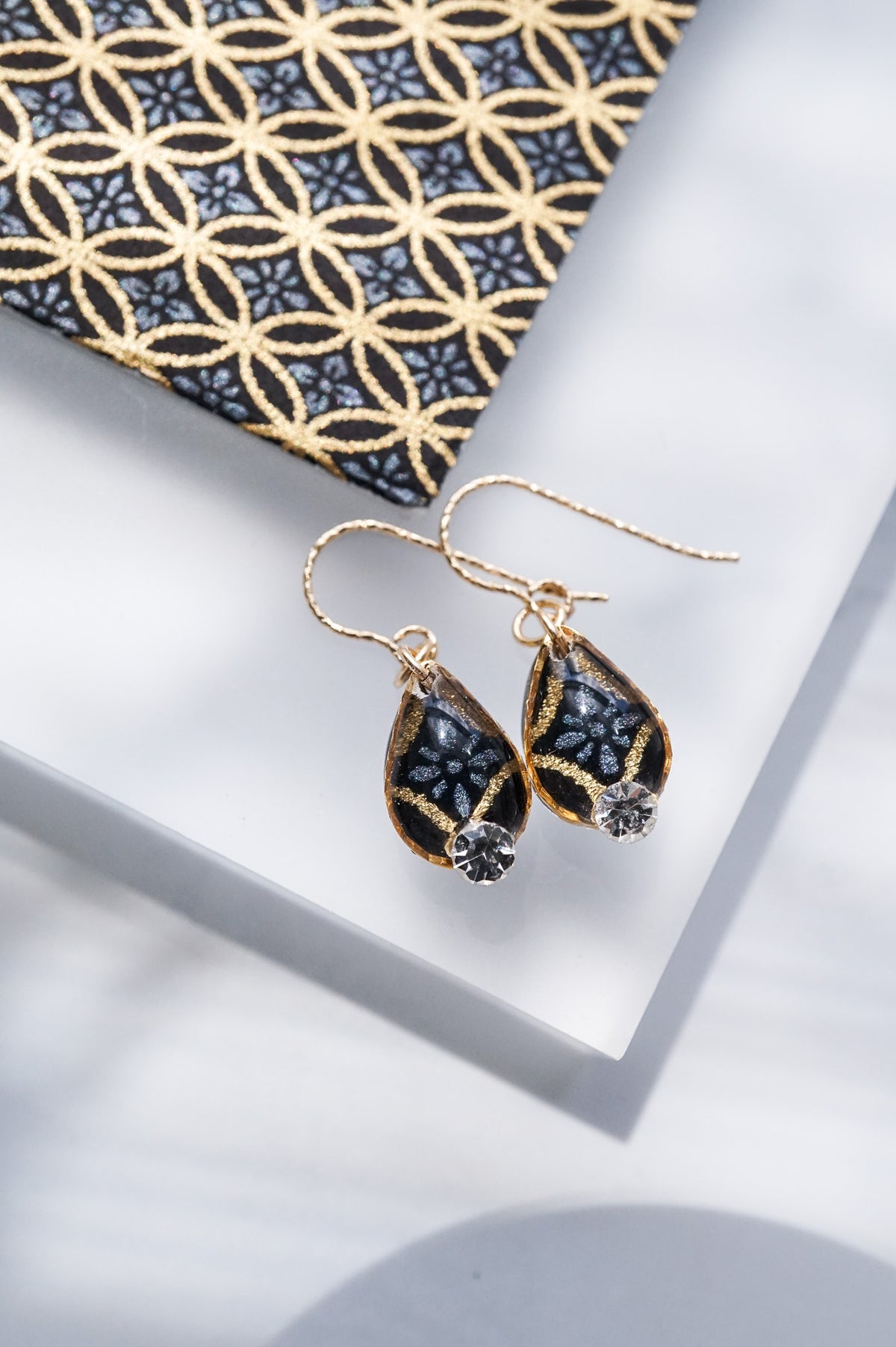 Morning Dew Earrings - Hana-Shippo (Black)