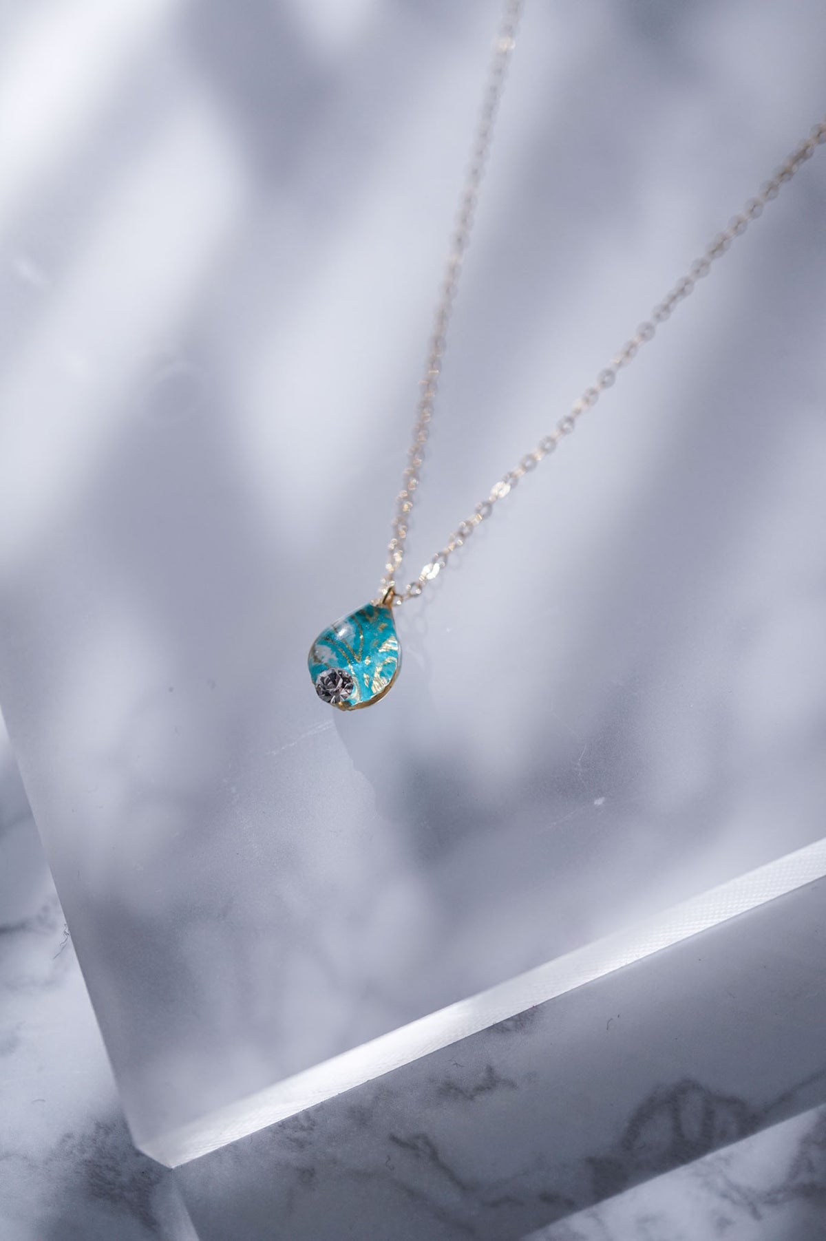 Morning dew necklace - plum leaf