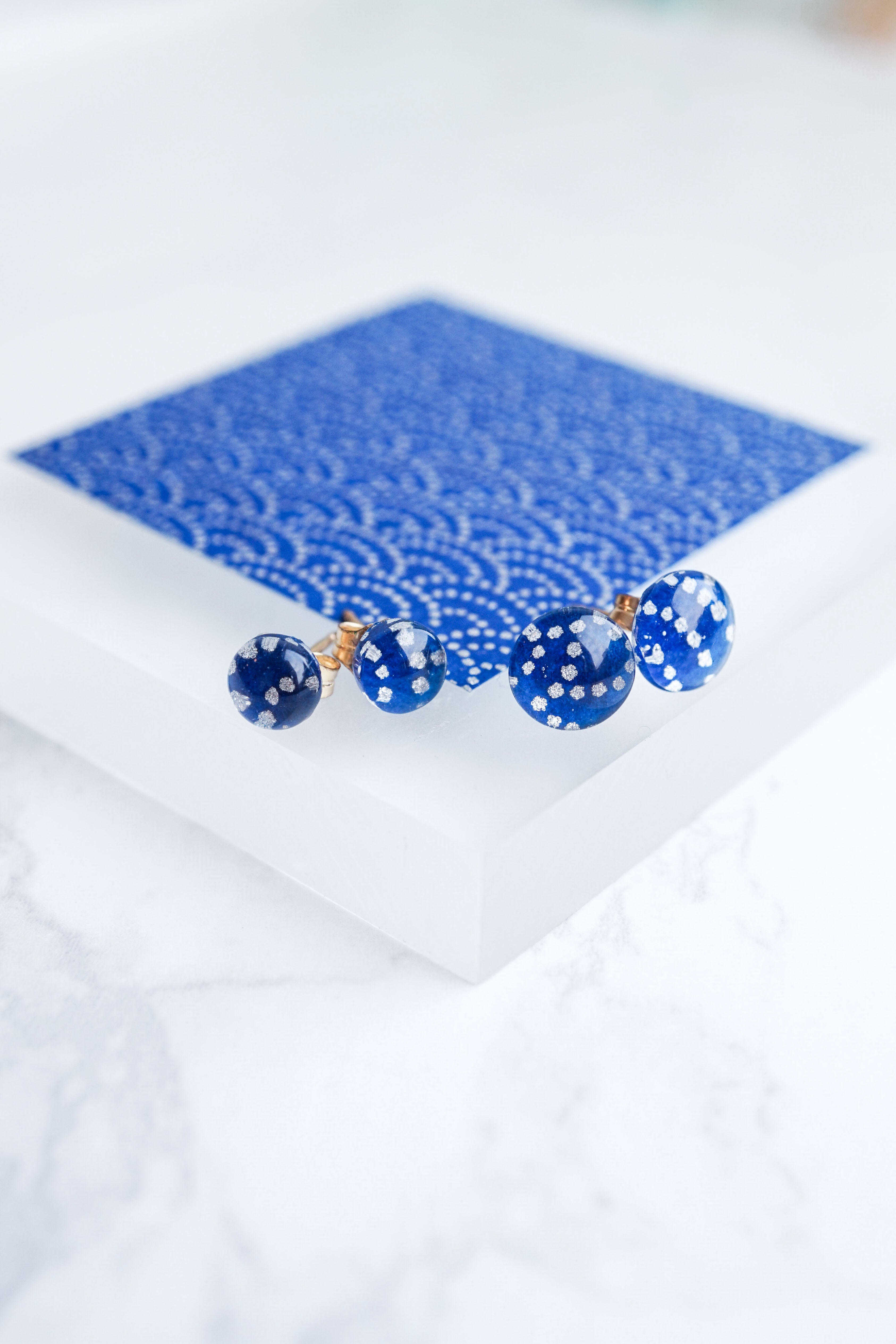 スタッドピアス -青海波(群青) – Japan Paper hal - Online Store