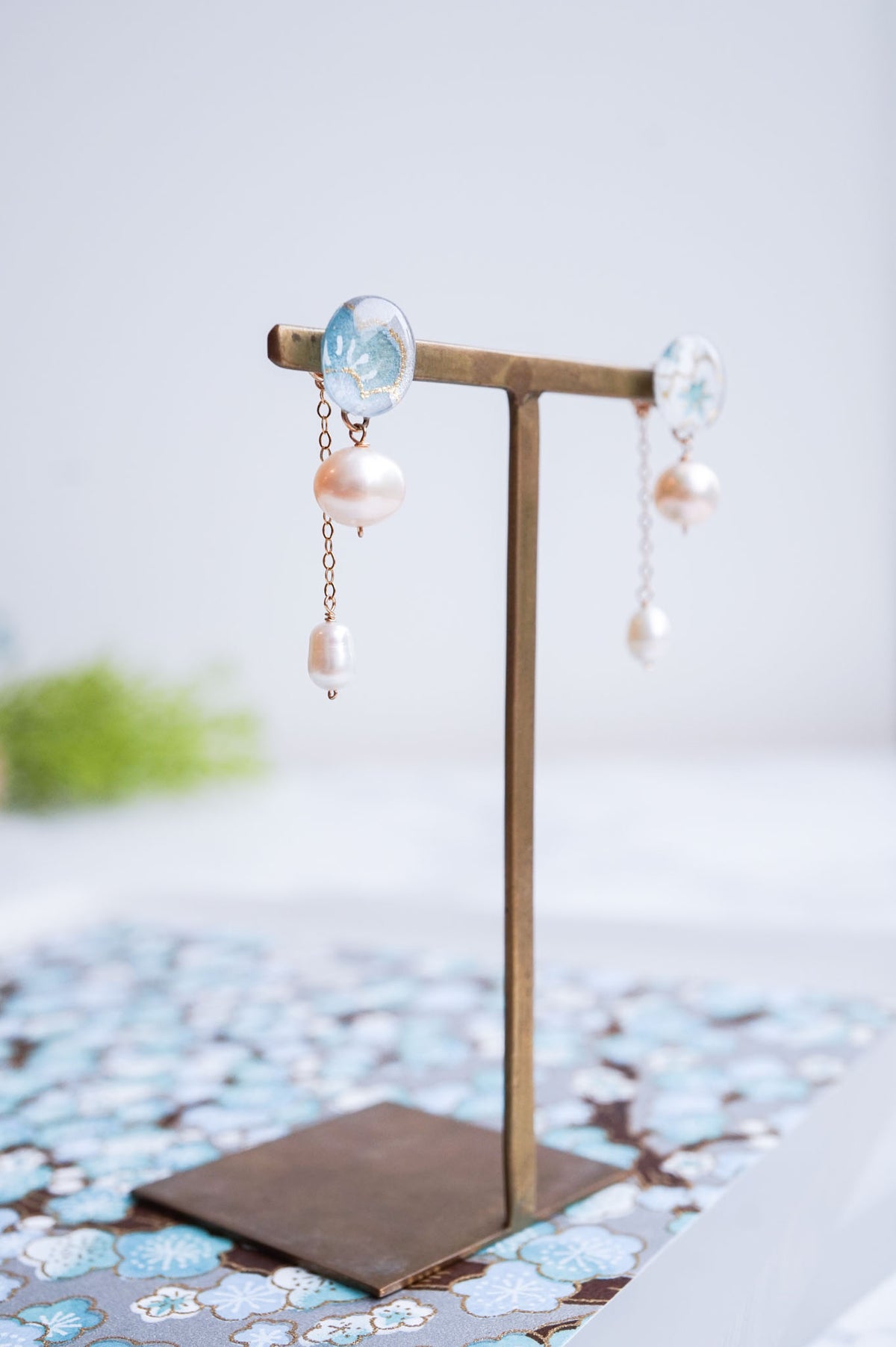 Little Spring Earrings -Plum Blossom (Light Blue)