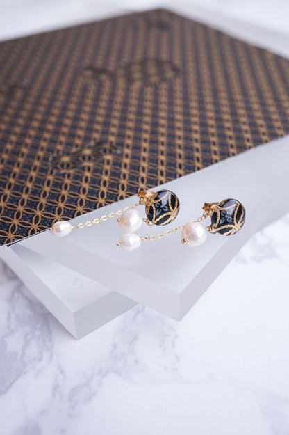 Little Spring Earrings  -Hana-Shippo (Black)