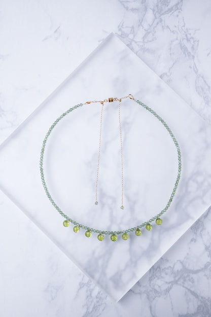 Rain Berry Neckless - Pine Needles