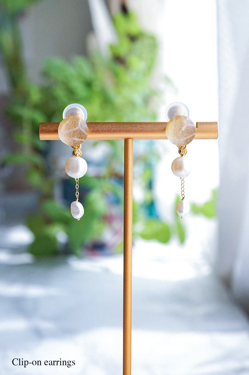 Little Spring Earrings - Hemp Leaf (Gold)
