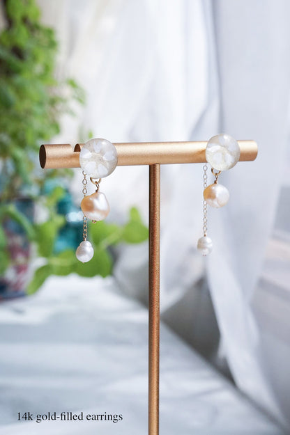 Little Spring Earrings - Tiny Sakura (White)