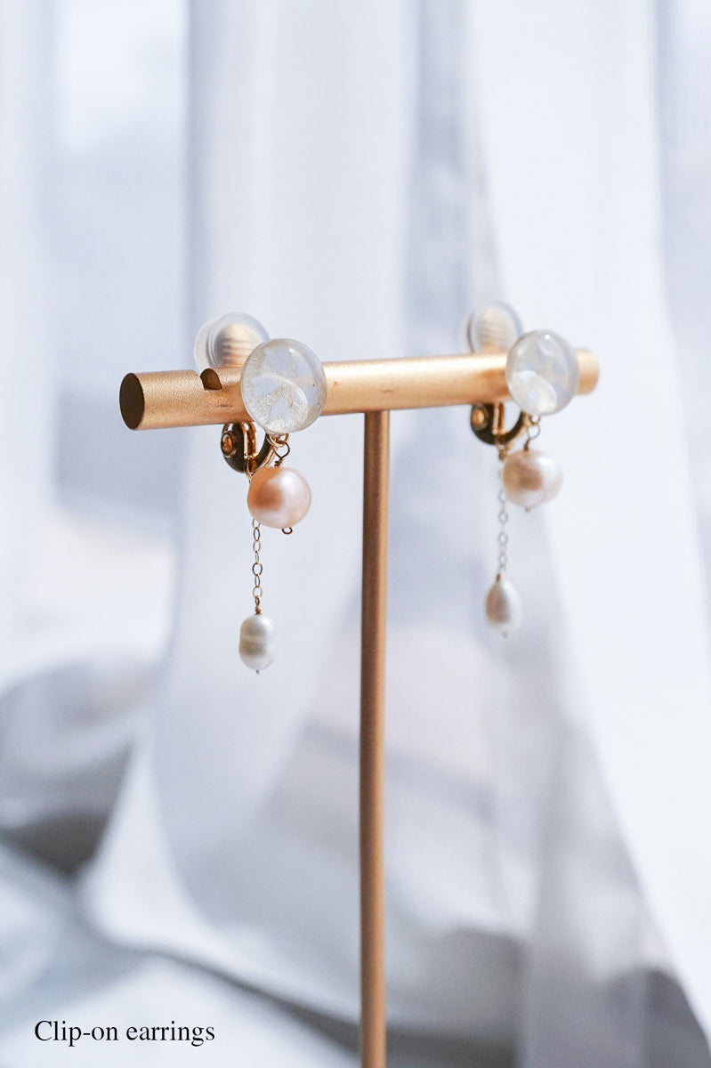 Little Spring Earrings - Tiny Sakura (White)
