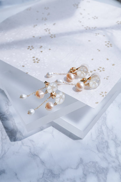 Little Spring Earrings - Tiny Sakura (White)