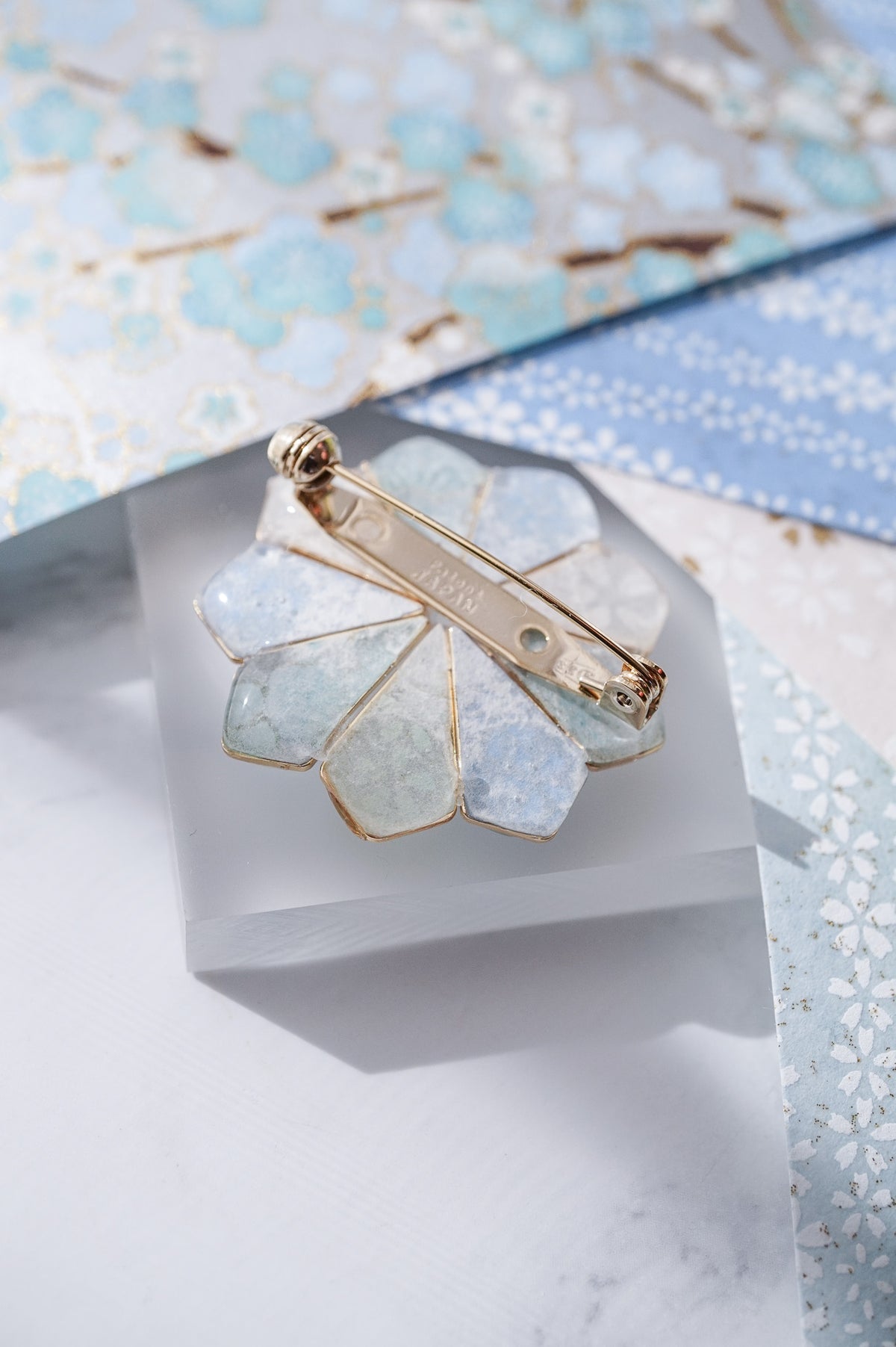 Star Flower Brooch - Lapis Lazuli -