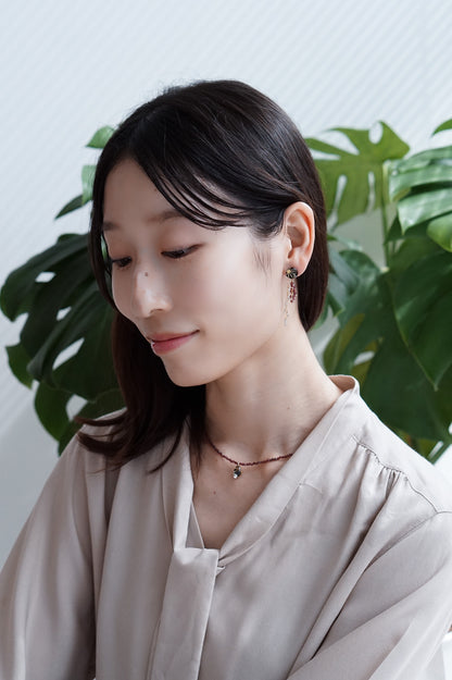 Little Snow Earrings - Hemp Leaf (Black)