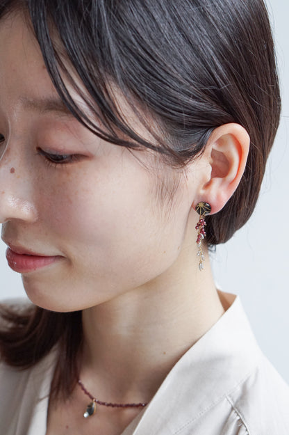 Little Snow Earrings - Hemp Leaf (Black)