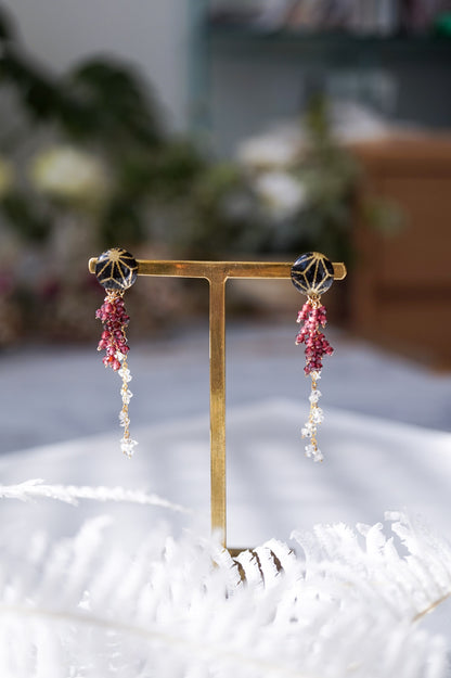Little Snow Earrings - Hemp Leaf (Black)