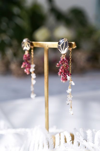 Little Snow Earrings - Hemp Leaf (Black)