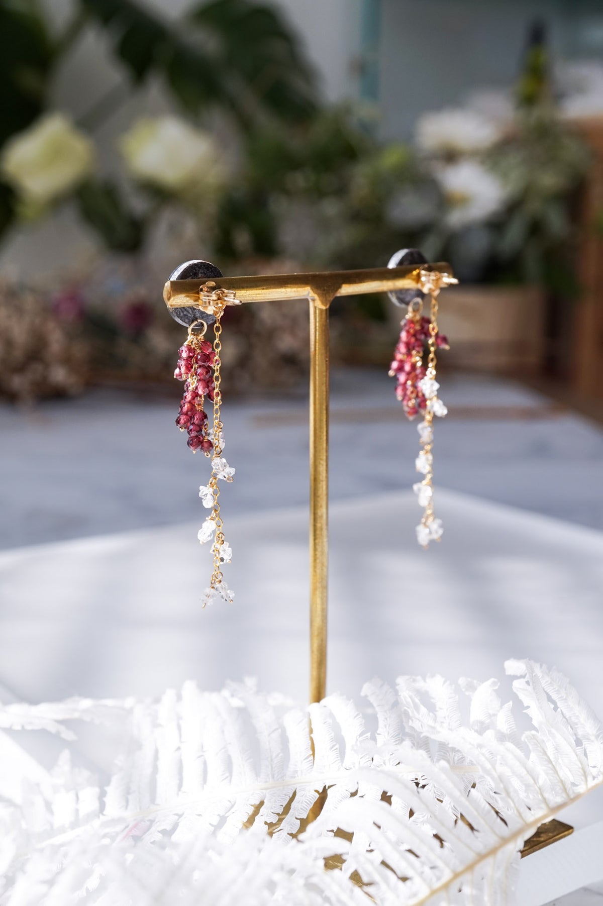 Little Snow Earrings - Hemp Leaf (Black)