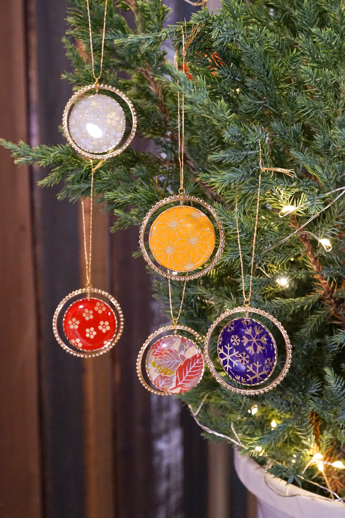 Christmas Ornament <Wind>