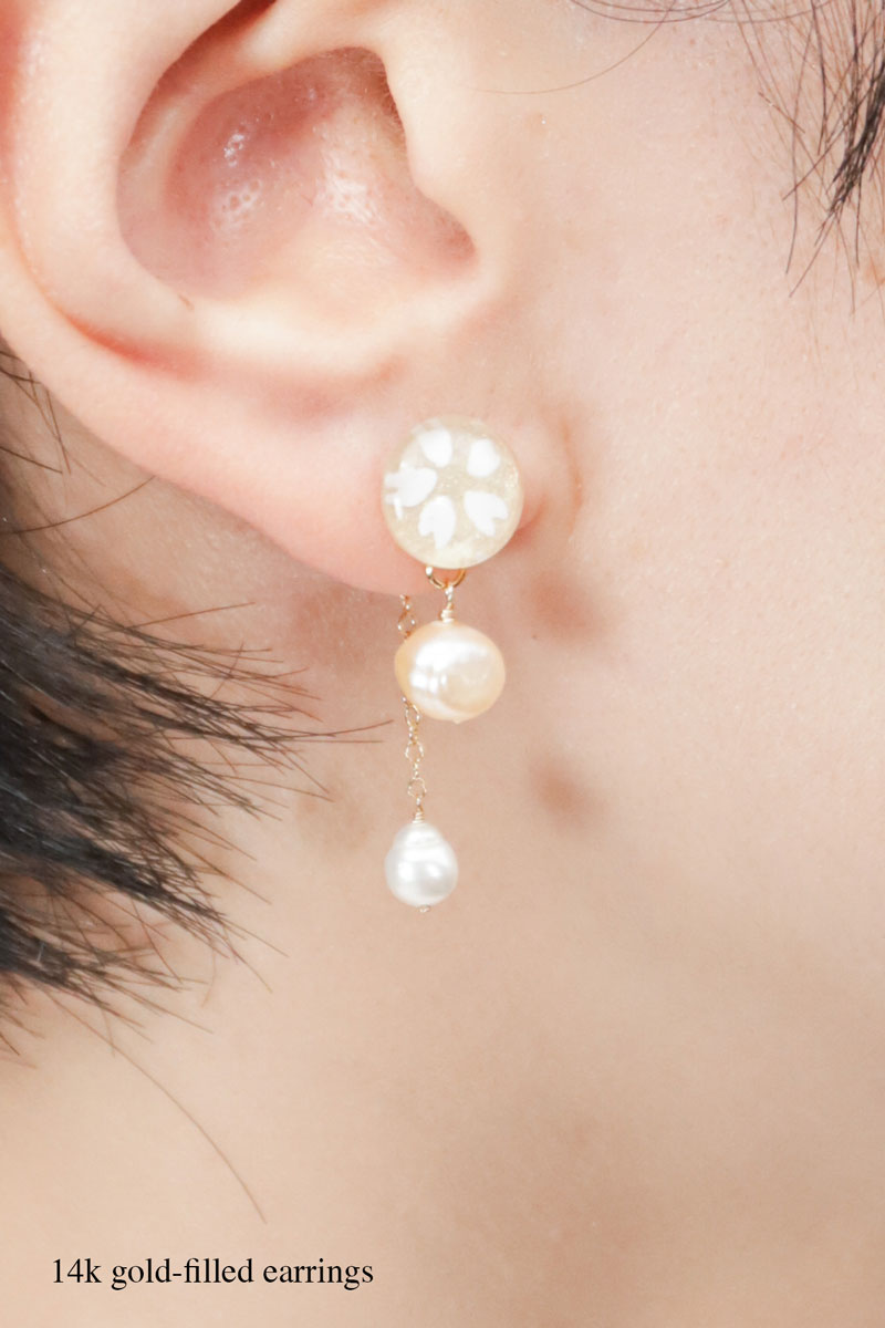 Little Spring Earrings - Tiny Sakura (White)