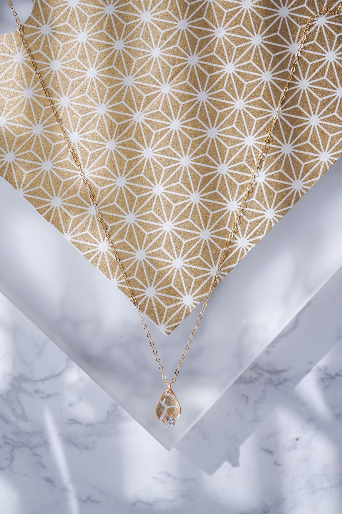 Morning Dew Necklace - Hemp Leaf (Gold)